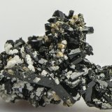 Zircon, Aegirine, Orthoclase
39 x 30 x 26 mm
(Autor: Rob Schnerr)