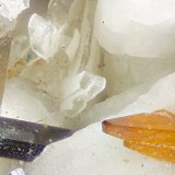 Stontionite, Titanite, Amphibole Group Mineral
FOV = 4mm
(Autor: Doug)