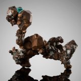 Copper with Malachite
12,0	x	8,0	x	10,5	cm
(Autor: MIM Museum)