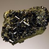 Epidote
4.0 x 6.0 cm
(Autor: Michael Shaw)