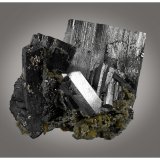 Ferberite, Chalcopyrite, Pyrite, Muscovite
14 cm x 10 cm x 10 cm
(Autor: silvia)