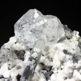 Fluorite, Quartz, Dolomite
8 x 10 x 5.5 cm
(Autor: Don Lum)