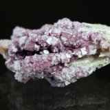Fluorite, Barite pseudomorph after Laumontite
7.5 x 4.5 cm
(Autor: Don Lum)