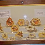 Calcite on Dolomite. Sphalerite and Barite
Variously sized geodes
(Autor: Bob Harman)