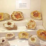 Calcite on Dolomite. Sphalerite and Barite
variously sized geodes
(Autor: Bob Harman)