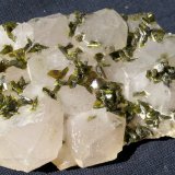Epidote on quartz
6 x 4 cm
(Autor: Volkmar Stingl)
