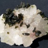 Epidote on Quartz
8 x 5 cm
(Autor: Volkmar Stingl)
