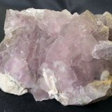 Fluorite, Pyrite
8 x 5 x 5 cm
(Autor: Volkmar Stingl)