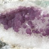 Fluorite on druzy Quartz
15 x 9 x 6 cm
(Autor: Volkmar Stingl)