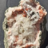 Analcime, 'Apophyllite', Datolite, Calcite
7,5 x 7,5 cm
(Autor: Volkmar Stingl)