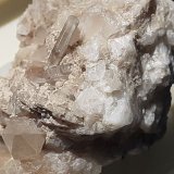 Beryl (variety aquamarine), Quartz
3 x 2 cm
(Autor: Volkmar Stingl)