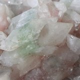 Fluorapophyllite-(K), Stilbite-Ca
18 x 14 cm
(Autor: Volkmar Stingl)