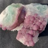 Fluorite, Quartz
7,5 x 7 cm
(Autor: Volkmar Stingl)