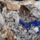 Calcite, Azurite
FoV ca. 3,5 x 3 cm
(Autor: Volkmar Stingl)