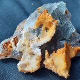 Fluorite, Quartz (variety chalcedony)
5,5 x 4 cm
(Autor: Volkmar Stingl)