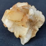 Albite, Quartz, Calcite
4 x 4 cm
(Autor: Volkmar Stingl)