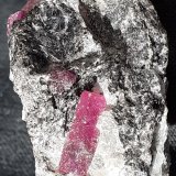 Corundum (variety ruby)
3,5 x 2,5 cm
(Autor: Volkmar Stingl)