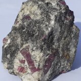Corundum (variety ruby)
5 x 4,5 cm
(Autor: Volkmar Stingl)
