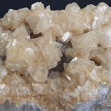 Dolomite (variety ferroan dolomite), Calcite, Fluorite
6 x 4 cm
(Autor: Volkmar Stingl)