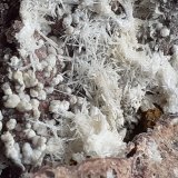 Dawsonite, Aragonite, Quartz
8 x 6 cm
(Autor: Volkmar Stingl)