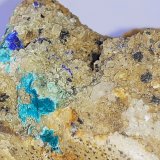 Azurite, Malachite, Quartz, Dolomite
FoV 3 x 2 cm
(Autor: Volkmar Stingl)