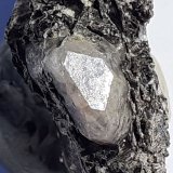 Zircon
3,5 x 2,2 cm
(Autor: Volkmar Stingl)