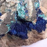 Azurite, Malachite, Tirolite, Quartz, Dolomite
6 x 4,5 cm
(Autor: Volkmar Stingl)