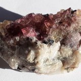 Fluorite, Hematite
4,5 x 2 cm
(Autor: Volkmar Stingl)