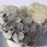 Prehnite, Graphite
2,5 x 1,5 cm
(Autor: Volkmar Stingl)