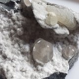 Apophyllite, Prehnite, Gyrolite, Quartz
6,5 x 5 cm
(Autor: Volkmar Stingl)