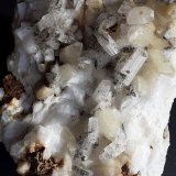 Albite, Calcite, Siderite
12 x 9 cm
(Autor: Volkmar Stingl)