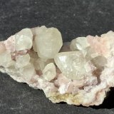 Calcite on Quartz (variety "pink Amethyst")
5.5 x 3 cm
(Autor: Volkmar Stingl)
