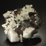 Scheelite
3.5 x 6.5 x 8.2 cm.
(Autor: Michael Shaw)
