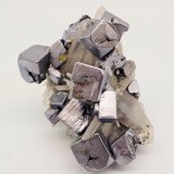 Galena, Quartz, Chalcopyrite
Overall size: 76 mm x 71 mm. Largest crystals: galena 14 mm on edge, quartz mm 38 tall, chalcopyrite ~4 mm on edge. Mass (weight): 214 g.
(Autor: Carles Millan)