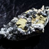 Sphalerite, Chalcopyrite, Quartz
130 mm X 55 mm X 45 mm
(Autor: Robert Seitz)