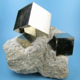 95 mm x 78 mm. Main crystal: 52 mm wide, 31 mm on edge. Weight: 512 g
(Autor: Carles Millan)