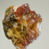 Vanadinite, Baryte
3 X 4 cm
(Autor: Richard Arseneau)