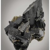 Ferberite, Chalcopyrite, Pyrite, Muscovite
14 cm x 10 cm x 10 cm
(Autor: silvia)