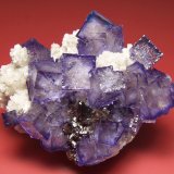 Fluorite, Sphalerite and Dolomite
98 mm x 80 mm x 50 mm, main crystal 17 mm edge, mass 293 g
(Autor: Carles Millan)