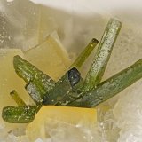 Olivenite
FOV = 3.4 mm
(Autor: Doug)