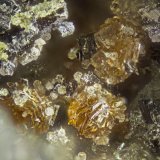 Labuntsovite-(Mn)
FOV = 2mm
(Autor: Doug)