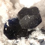 Osumilite
FOV = 1.5 mm
(Autor: Doug)