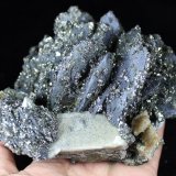 Arsenopyrite on Lollingite and Scheelite
Size: 13.5*10*8cm   Weight: 2895g
(Autor: Xueyan Jin)