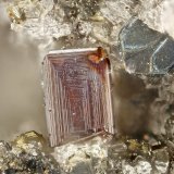 Pseudobrookite
FOV = 0.9 mm
(Autor: Doug)