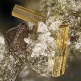 Fluoro-edenite
FOV = 1.8 mm
(Autor: Doug)