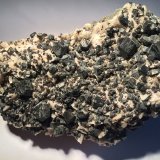 Sphalerite, Dolomite
125 X 70 X 90 mm
(Autor: Robert Seitz)