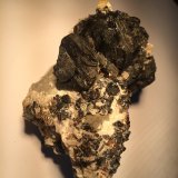 Sphalerite, Dolomite
110 X 80 X 60 mm
(Autor: Robert Seitz)