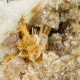Bussyite-(Ce)
FOV = 4.0 mm
(Autor: Doug)