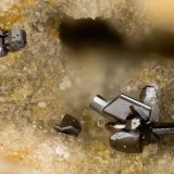 Pseudobrookite
FOV = 1.3 mm
(Autor: Doug)