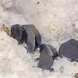 Osumilite
FOV = 2.0 mm
(Autor: Doug)